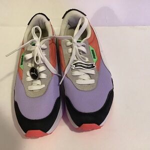 Puma sneakers clean girls supporting girl edition purple black and green